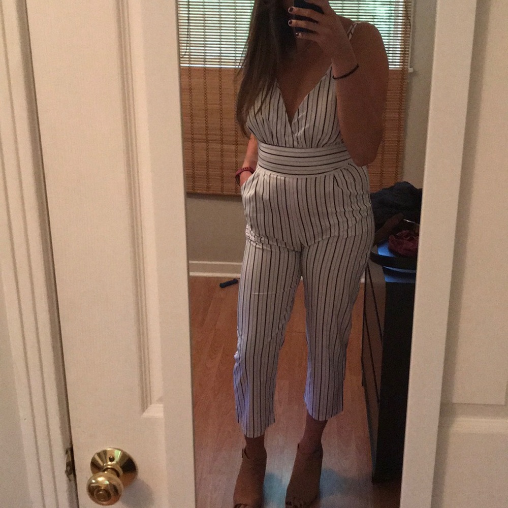 New White and Black Striped Romper ❤️ - Picture 4 of 7